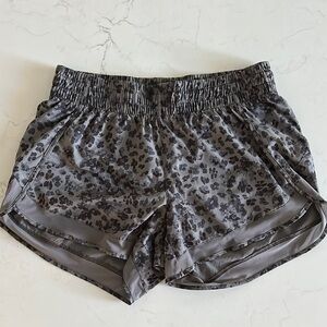 Athleta Mesh Racer Run Mid Rise Short, 4”